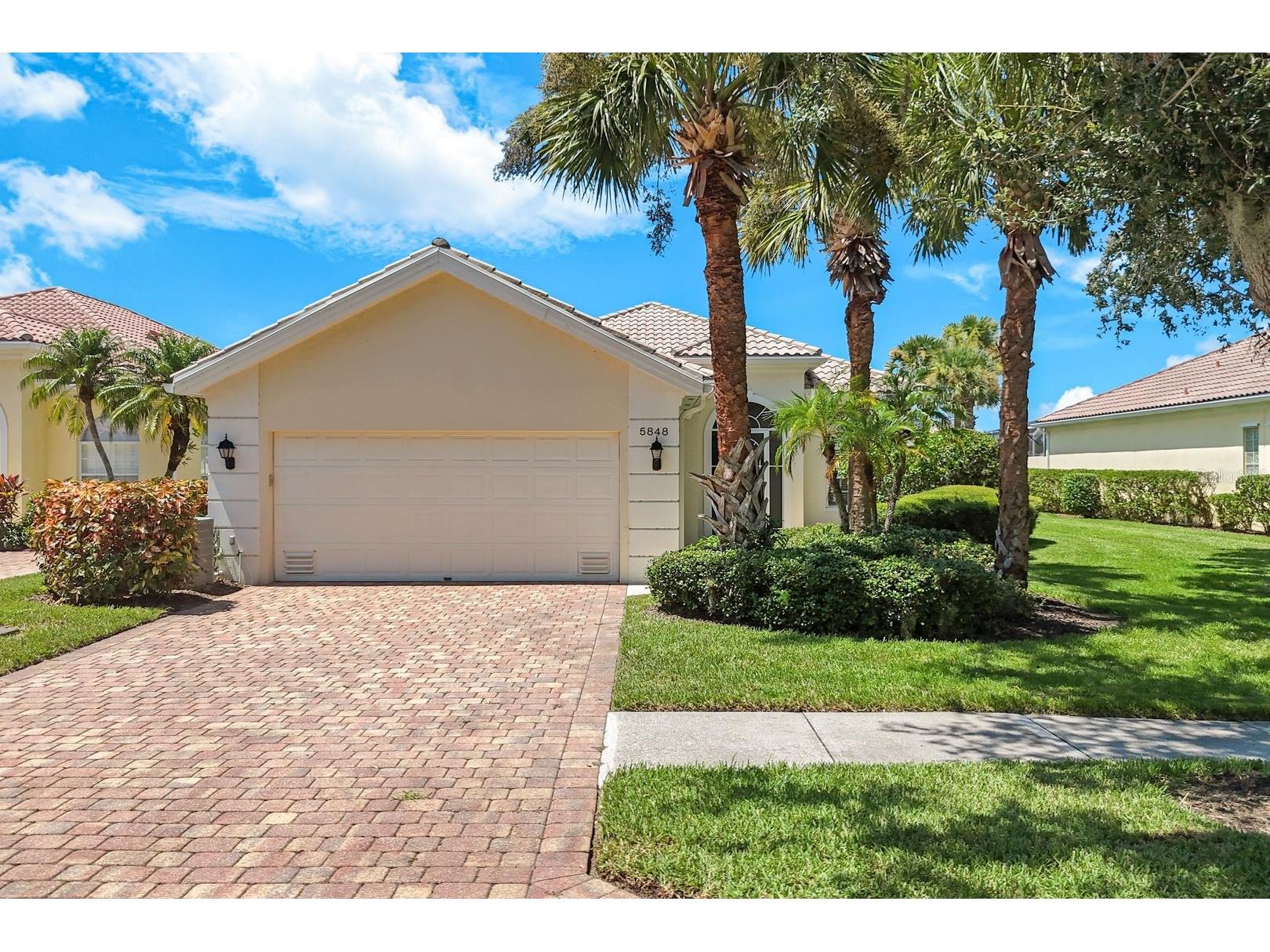 5848 Ferrara Drive Sarasota FL 34238 A4699167 image3