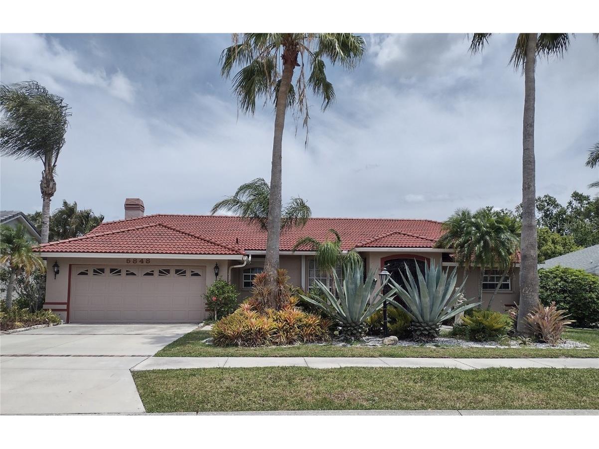 5848 Sandy Pointe Drive Sarasota FL 34233 A4570498 image1