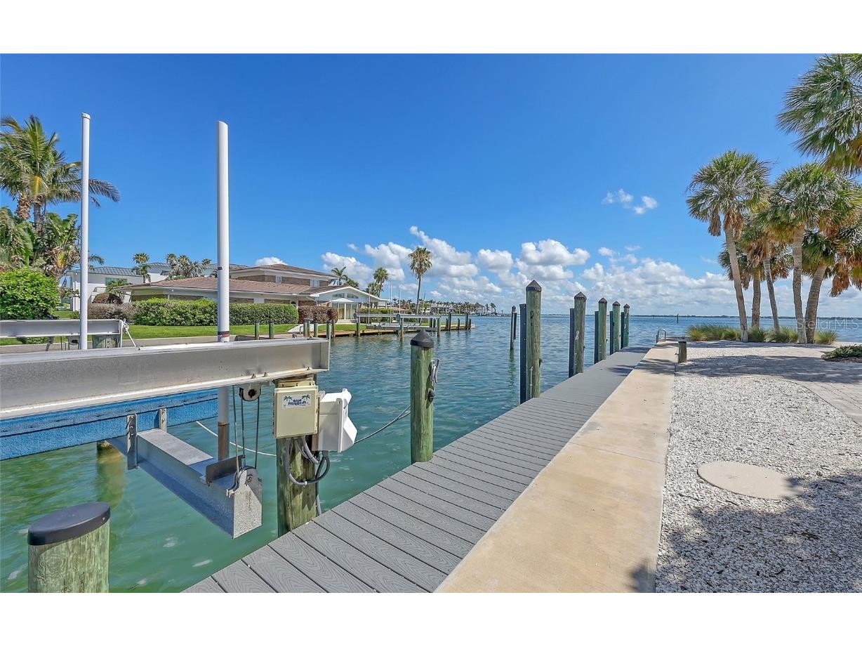 585 Gunwale Lane Longboat Key FL 34228 A4657691 image10