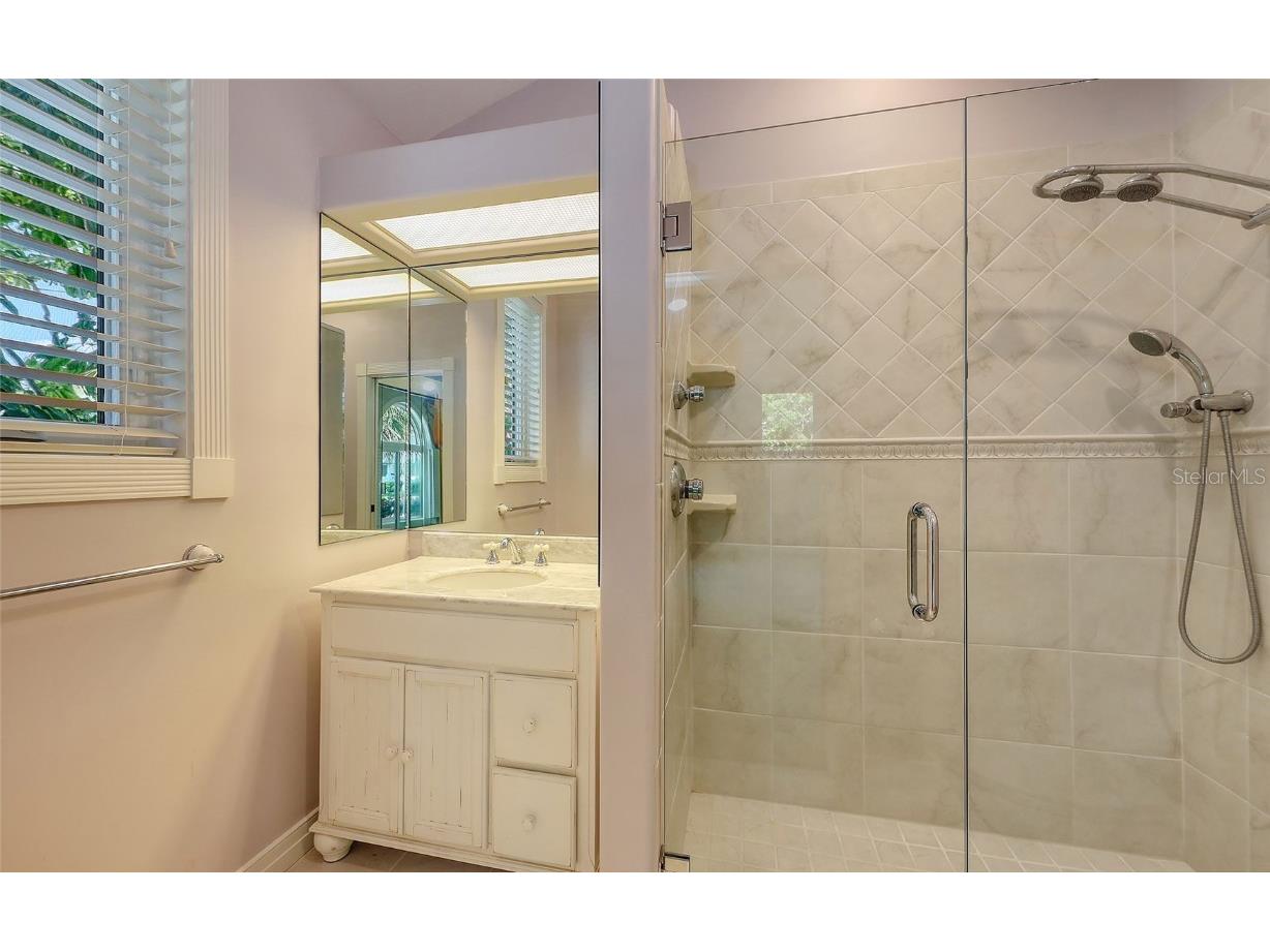 585 Gunwale Lane Longboat Key FL 34228 A4657691 image40