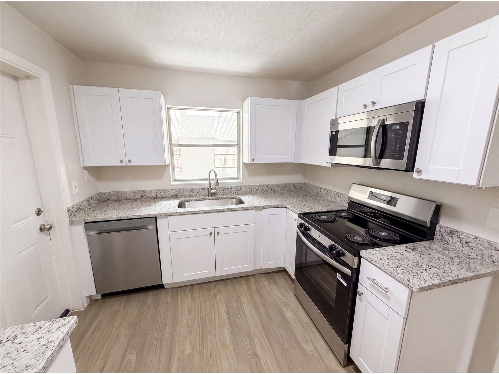 585 Hewett Drive Orlando FL 32807 O6425605 image2