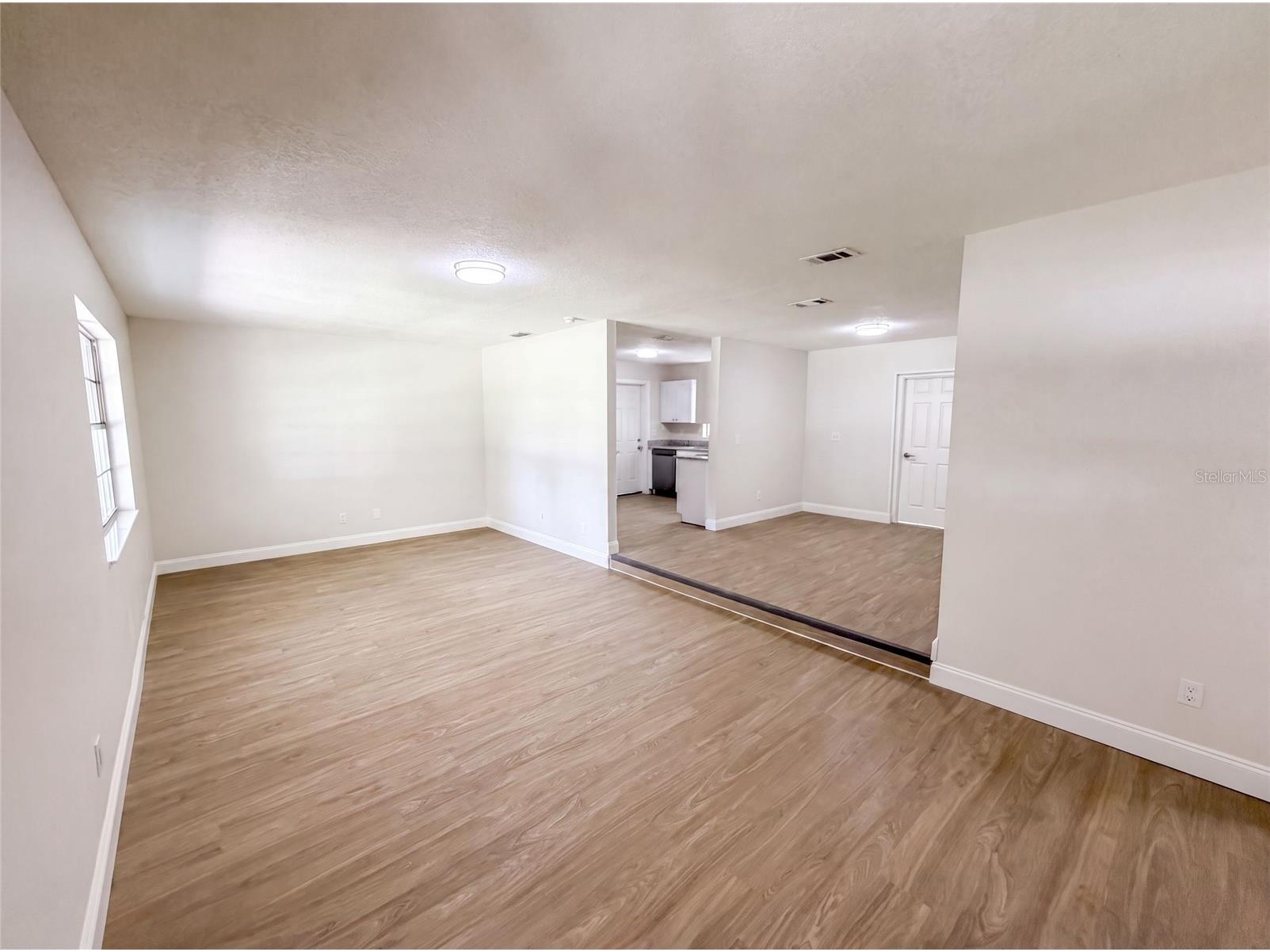 585 Hewett Drive Orlando FL 32807 O6425605 image3