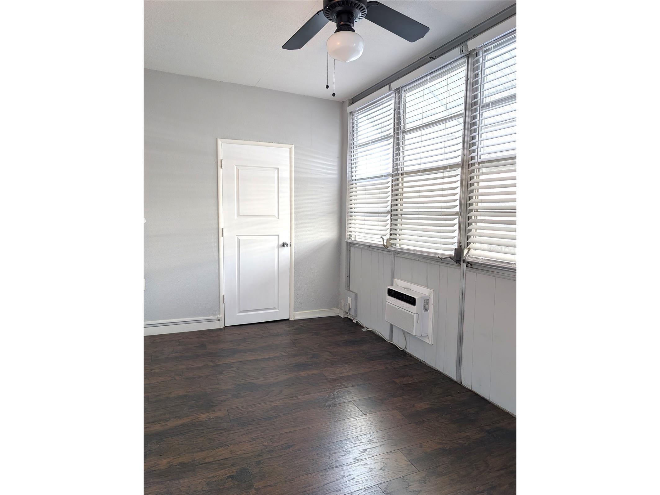 5850 18th Street N #11 Saint Petersburg FL 33714 TB8506311 image25
