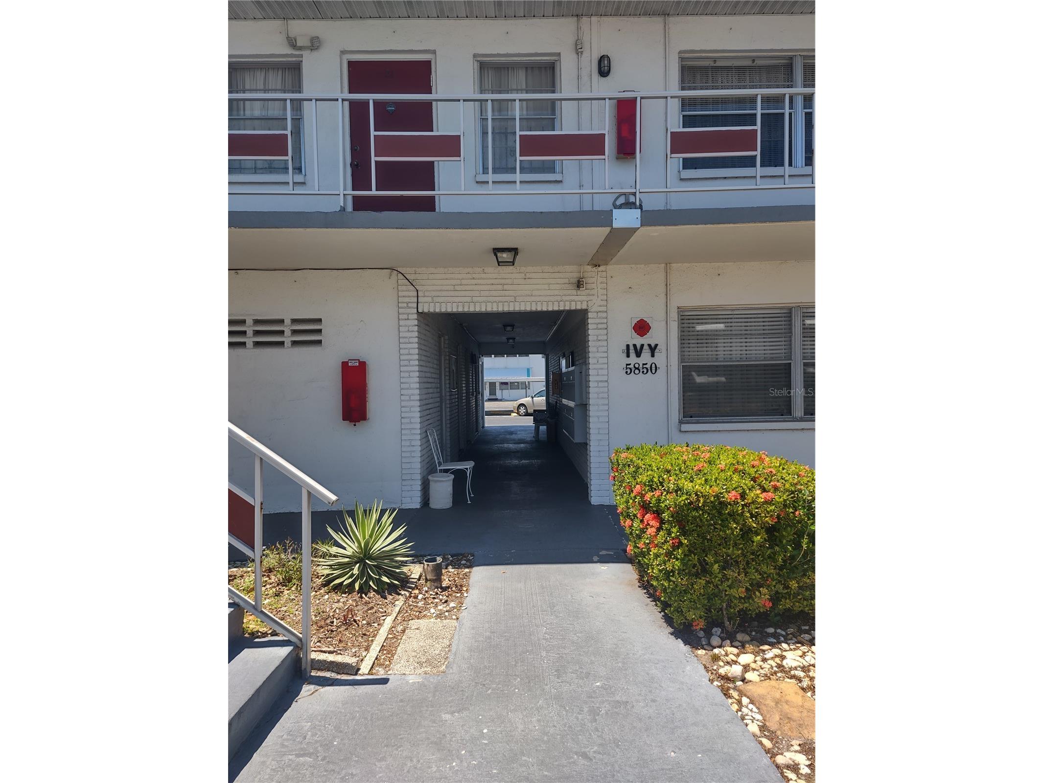 5850 18th Street N #23 Saint Petersburg FL 33714 TB8507662 image1