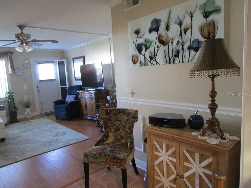 5850 18th Street N #8 Saint Petersburg FL 33714 TB8443357 image3