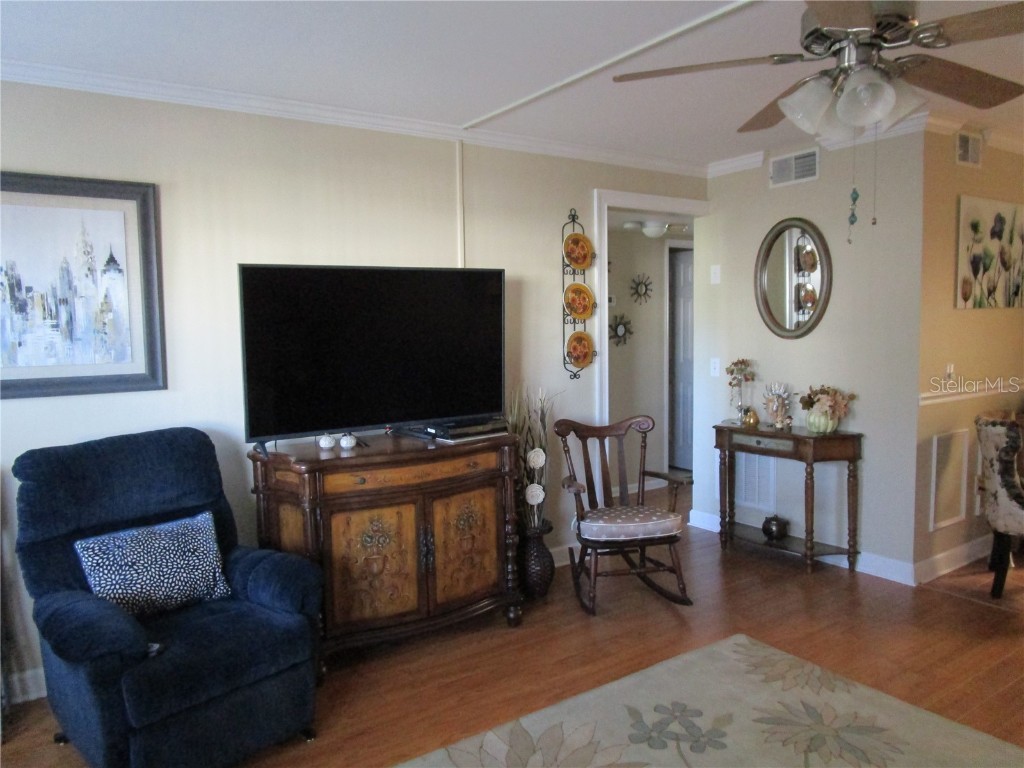 5850 18th Street N #8 Saint Petersburg FL 33714 TB8443357 image5