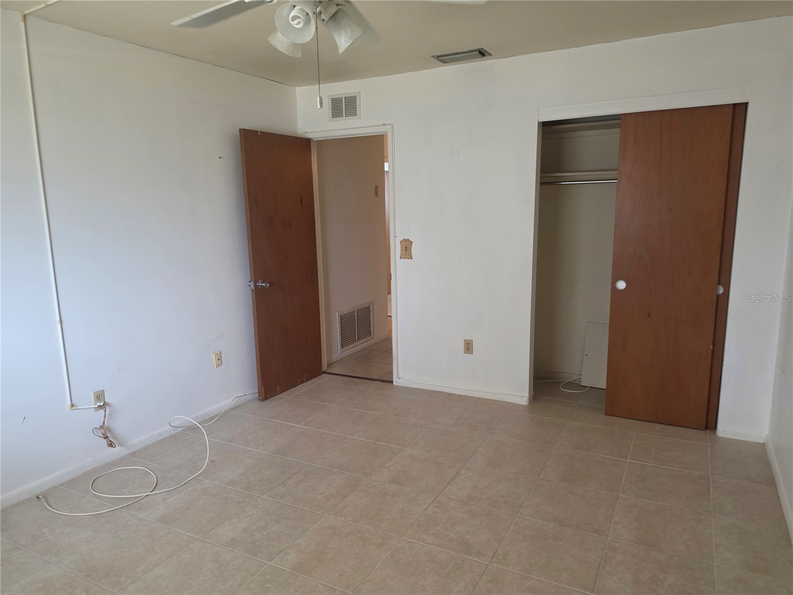 5850 21st Street N #15 Saint Petersburg FL 33714 TB8519617 image16
