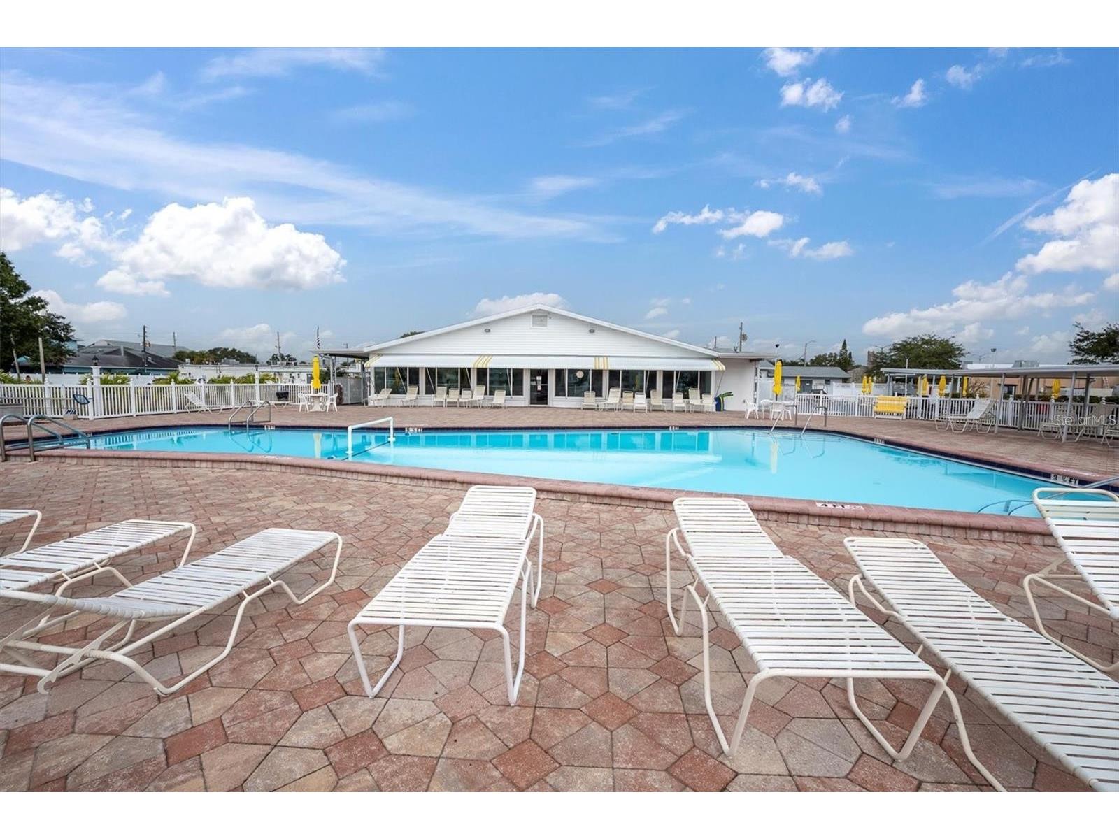 5850 21st Street N #15 Saint Petersburg FL 33714 TB8519617 image20