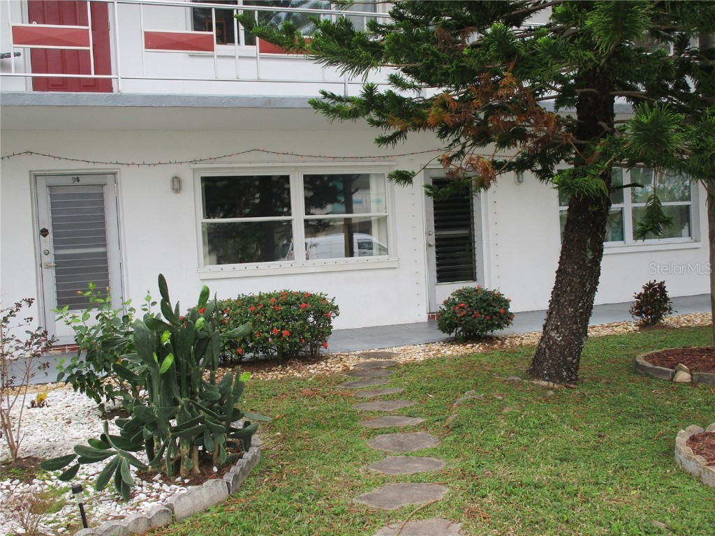 5850 21st Street N #3 Saint Petersburg FL 33714 U8185469 image1