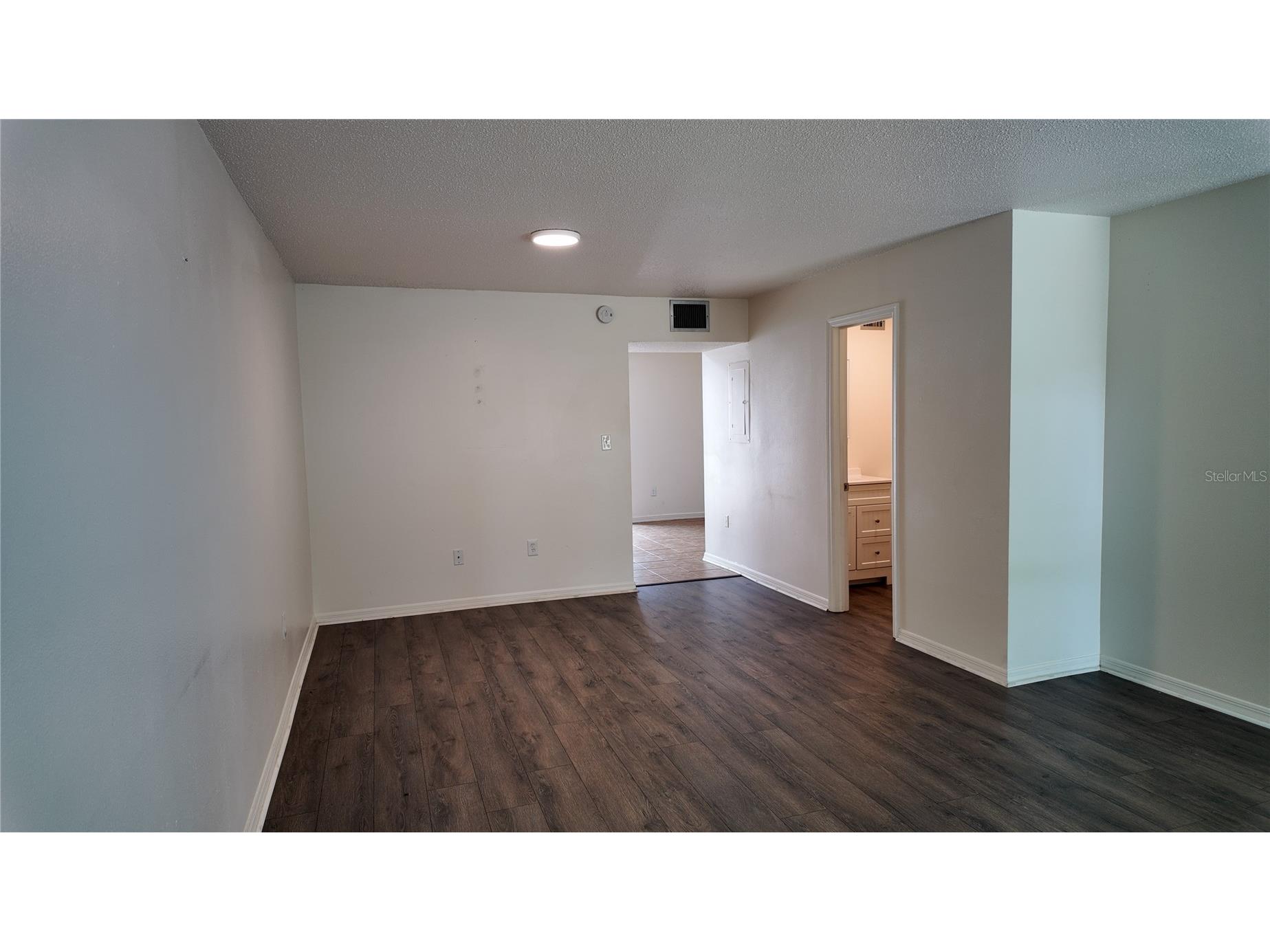 5850 Cypress Gardens Boulevard #302 Winter Haven FL 33884 P4938197 image8