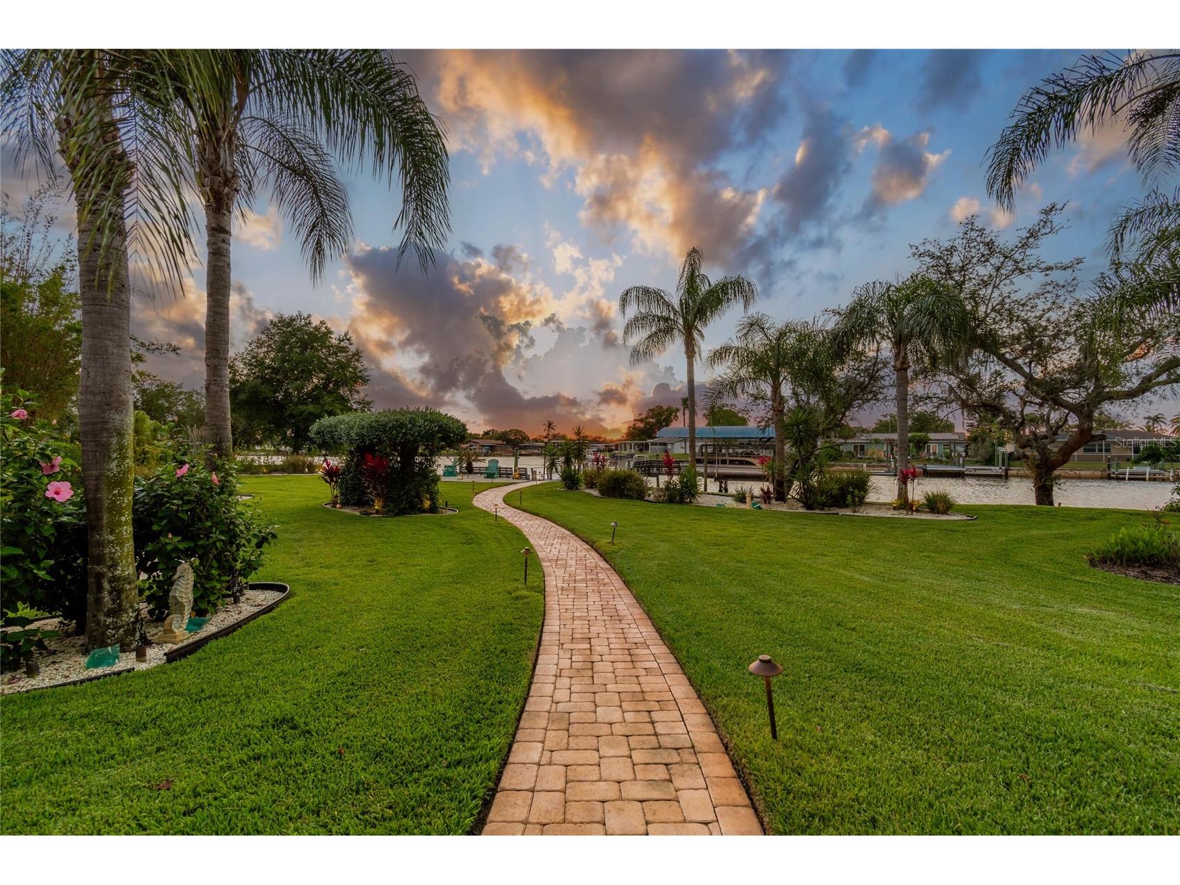 5851 Cachette De Riviera Court New Port Richey FL 34655 W7886062 image78