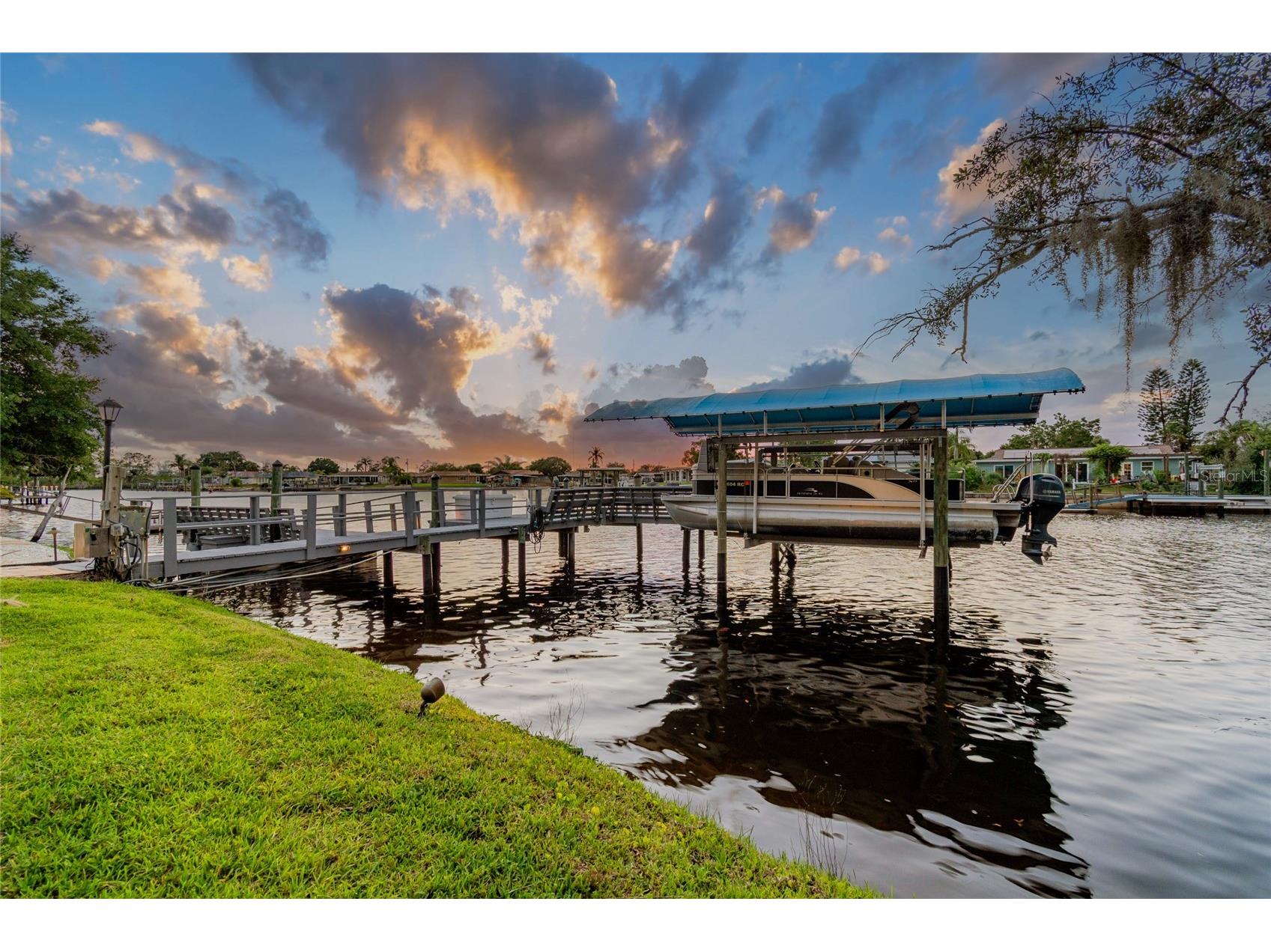 5851 Cachette De Riviera Court New Port Richey FL 34655 W7886062 image79