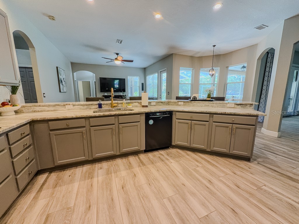 5852 Cachette De Riviera Court New Port Richey FL 34655 - ANCLOTE RIVER TB8516694 image23