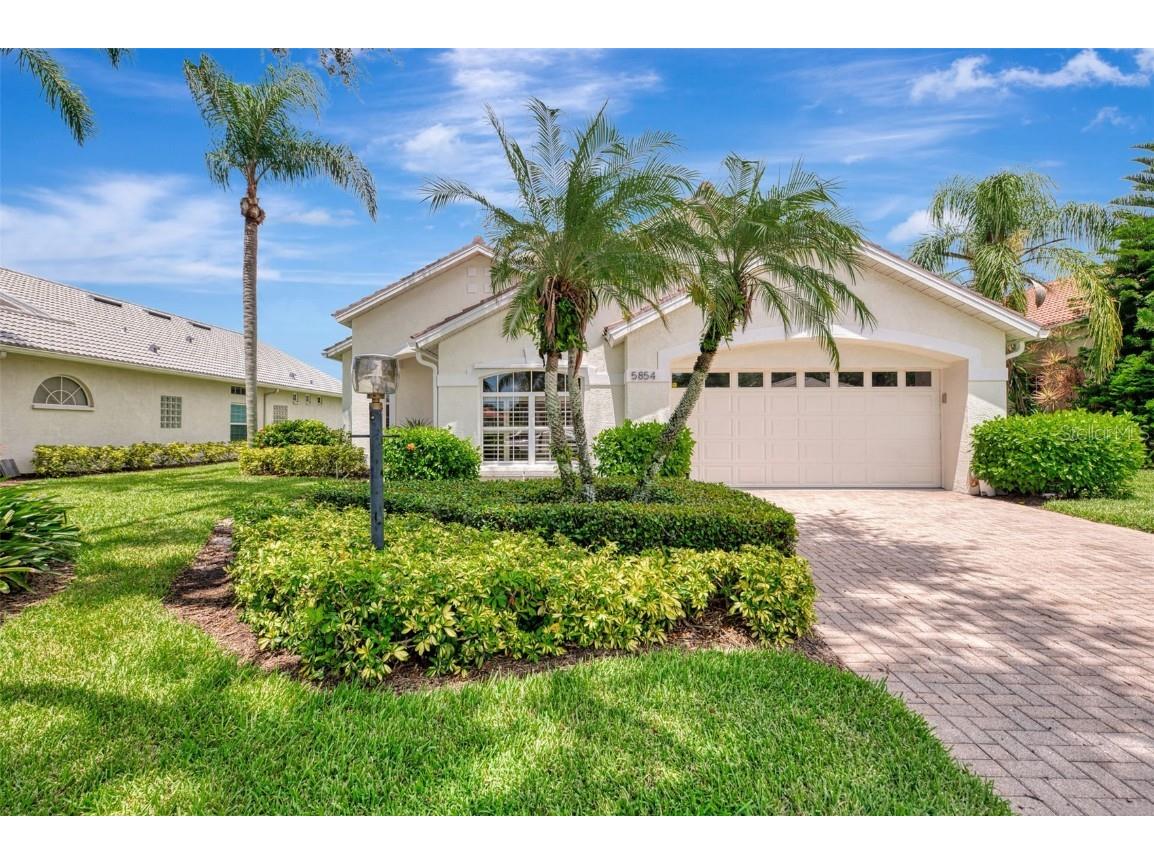 5854 Fairwoods Circle Sarasota FL 34243 A4661433 image1