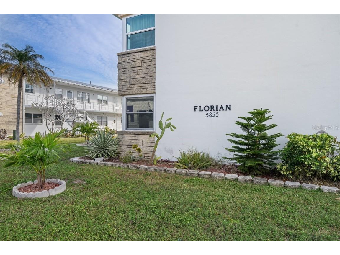5855 18th Street N #16 Saint Petersburg FL 33714 TB8336091 image1
