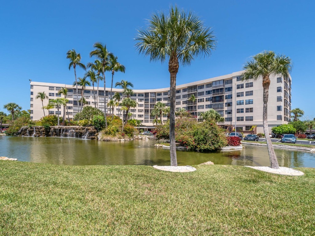 5855 Midnight Pass Road #120 Sarasota FL 34242 A4508956 image1