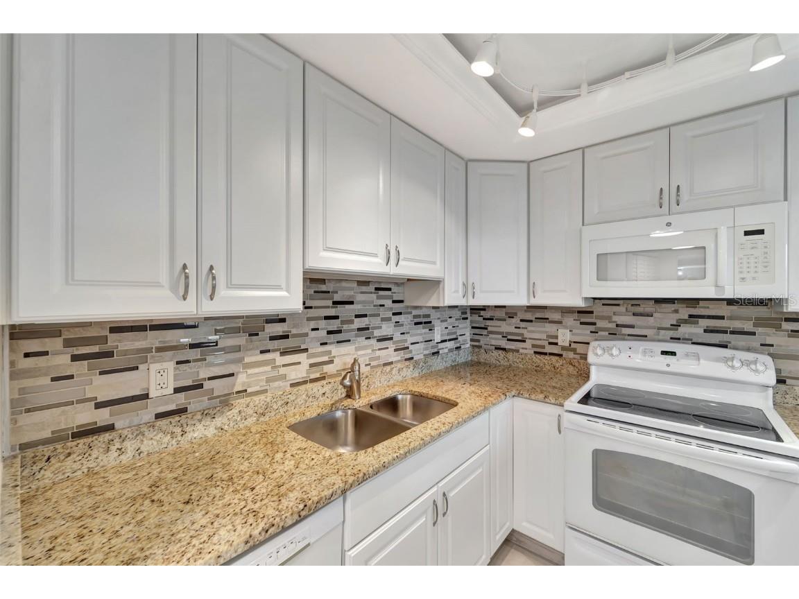 5855 Midnight Pass Road #314 Sarasota FL 34242 - LITTLE SARASOTA BAY A4660419 image19