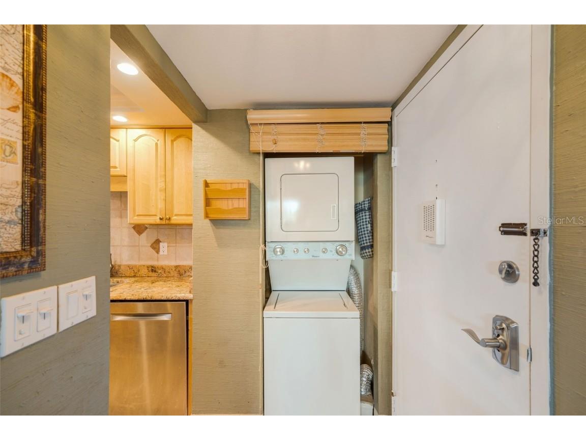 5855 Midnight Pass Road #318 Sarasota FL 34242 A4670929 image2