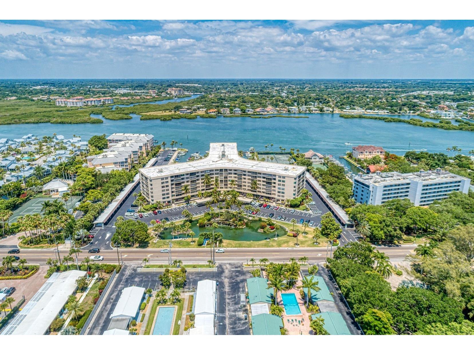 5855 Midnight Pass Road #333 Sarasota FL 34242 A4685733 image1