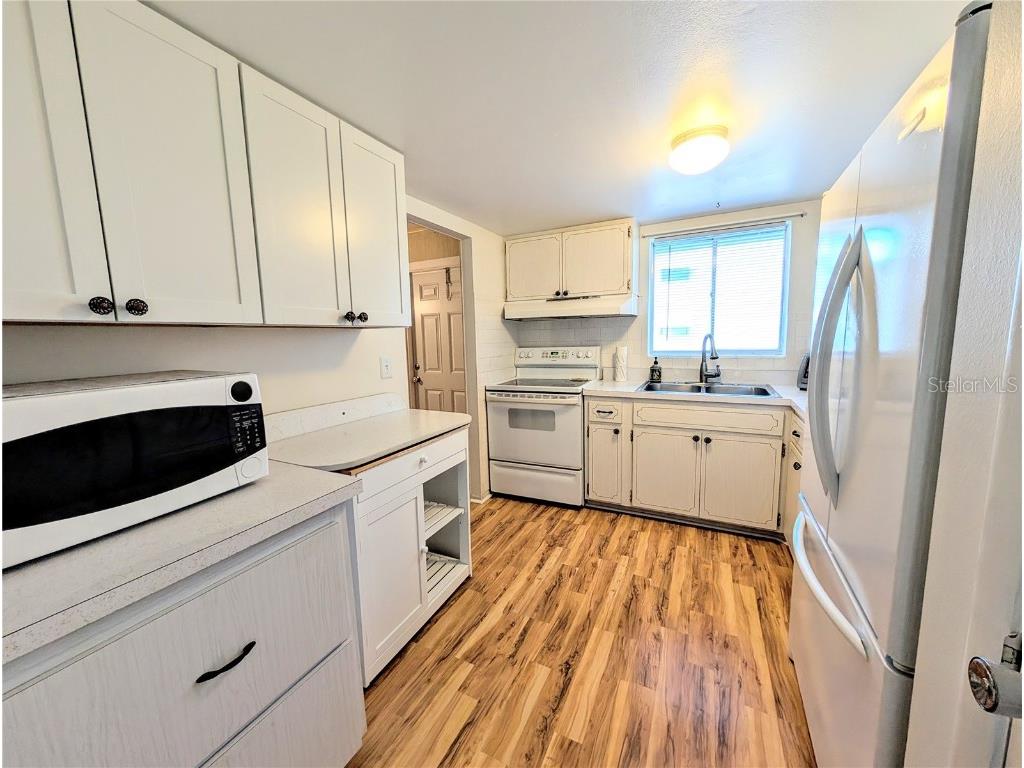 5855 Palm Lane #B21 Bradenton FL 34207 A4666850 image4