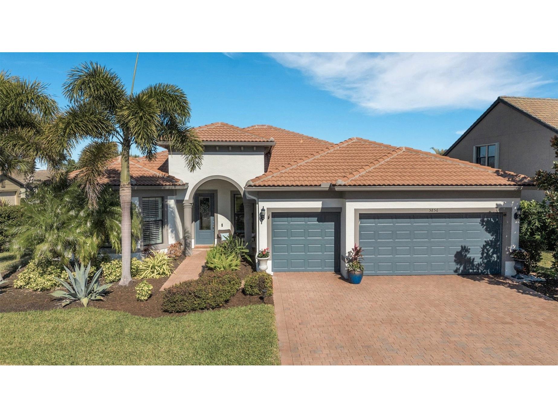 5856 Snowy Egret Drive Sarasota FL 34238 A4683824 image1