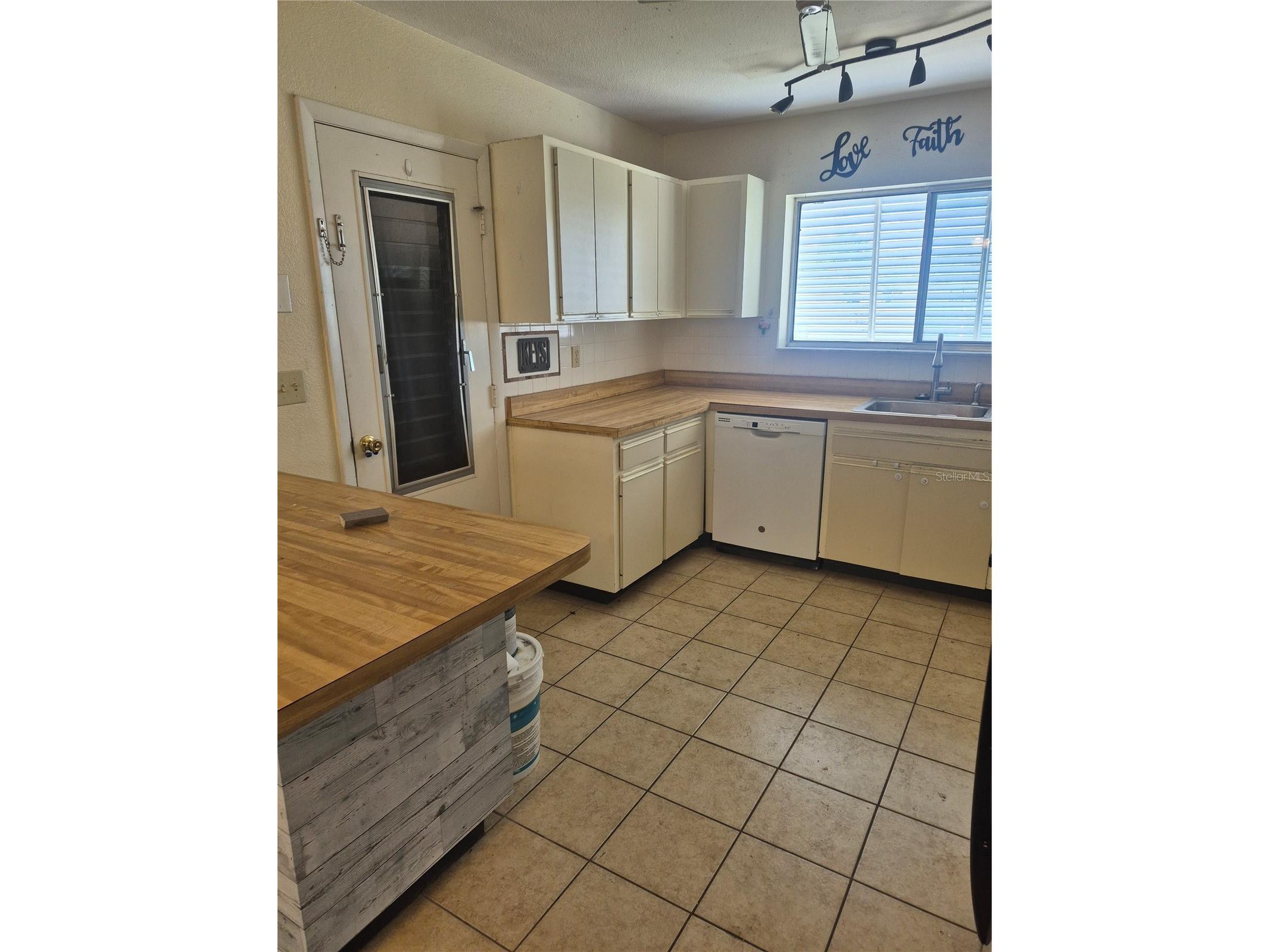 5858 Kenwood Drive North Port FL 34287 C7523021 image10