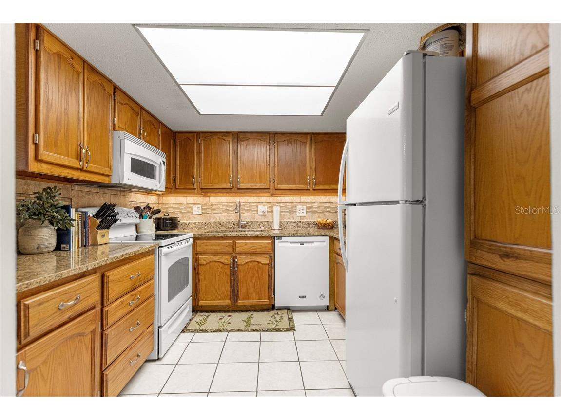 586 Fairways Circle #A Ocala FL 34472 OM714128 image13