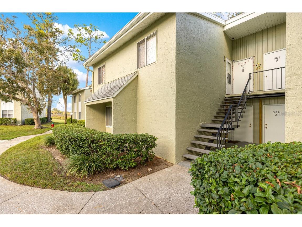 586 Fairways Circle #A Ocala FL 34472 OM714128 image4