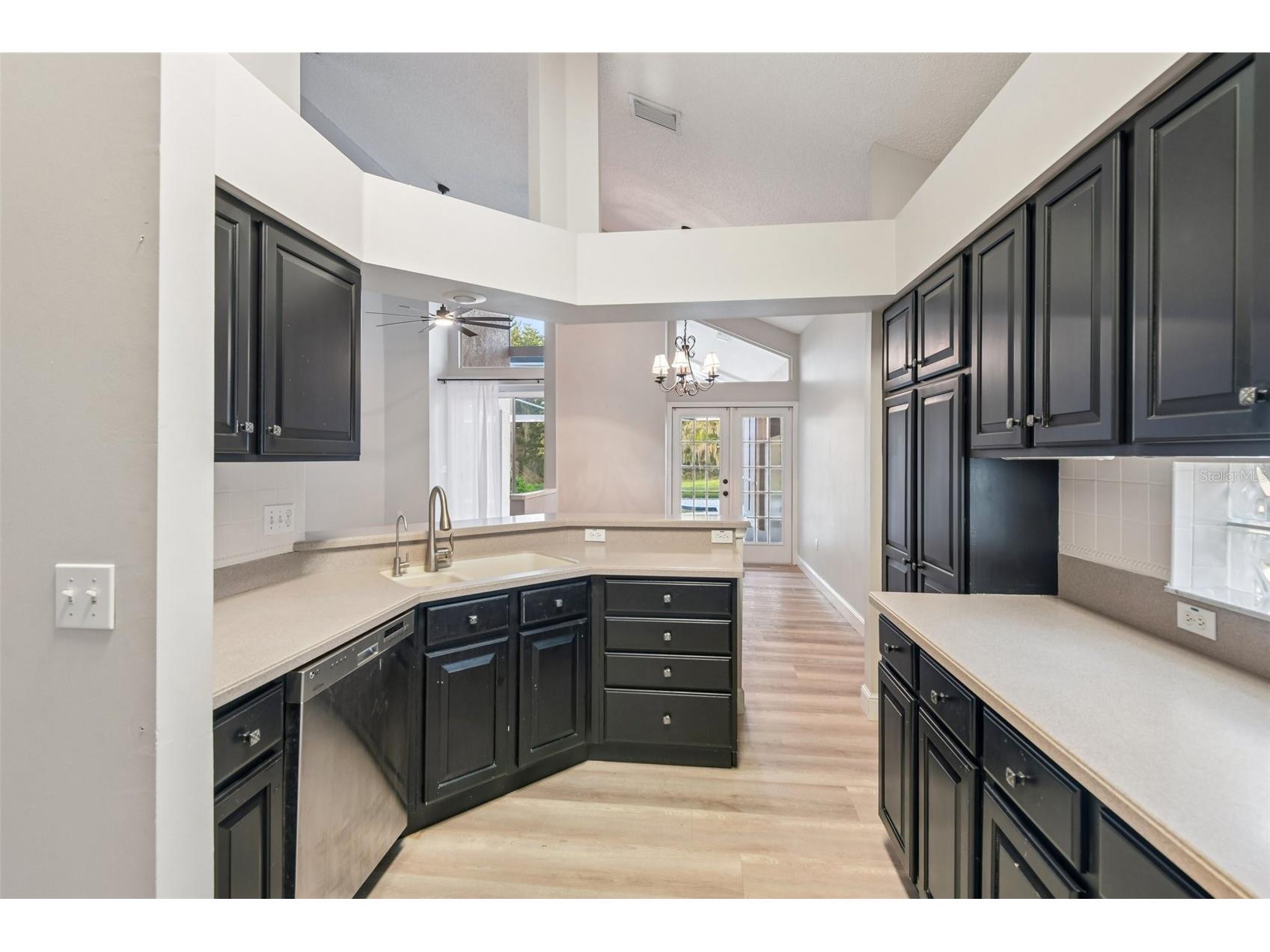 586 Kingsmill Court Oldsmar FL 34677 TB8512390 image18