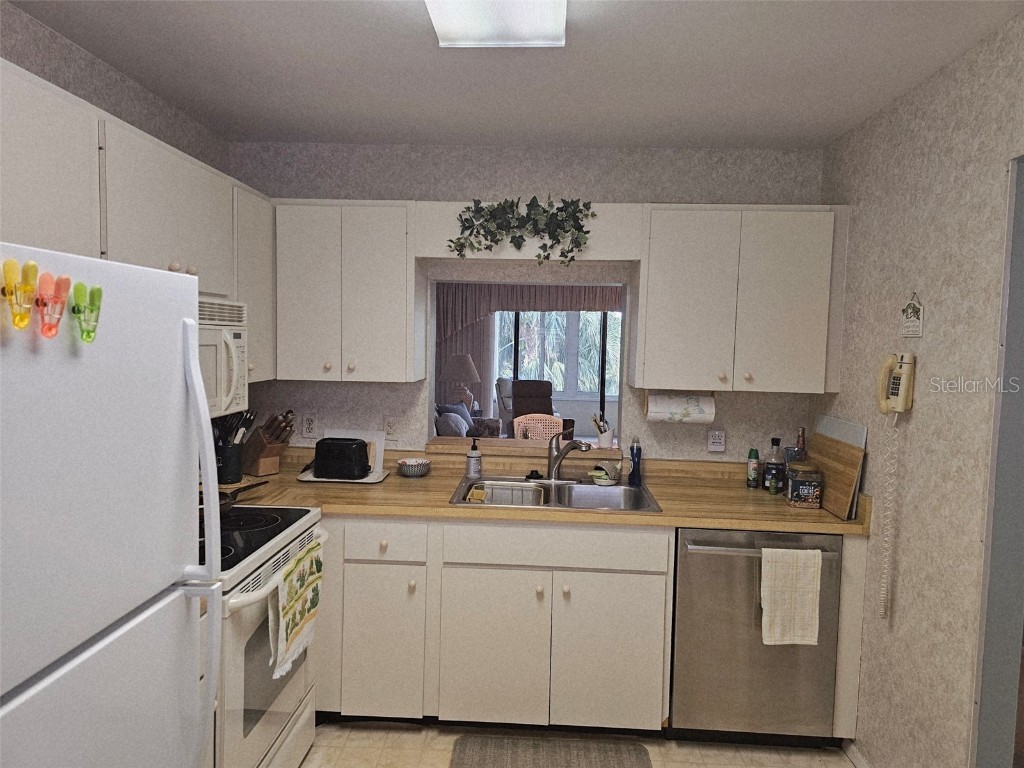 586 Lakeside Drive #586 Bradenton FL 34210 A4662033 image10