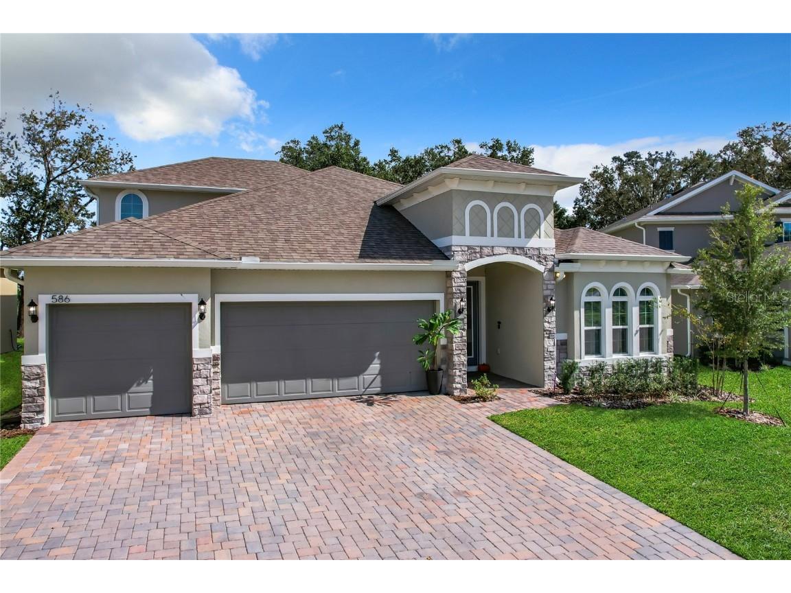 586 Via Bella Court Howey In The Hills FL 34737 G5088544 image1