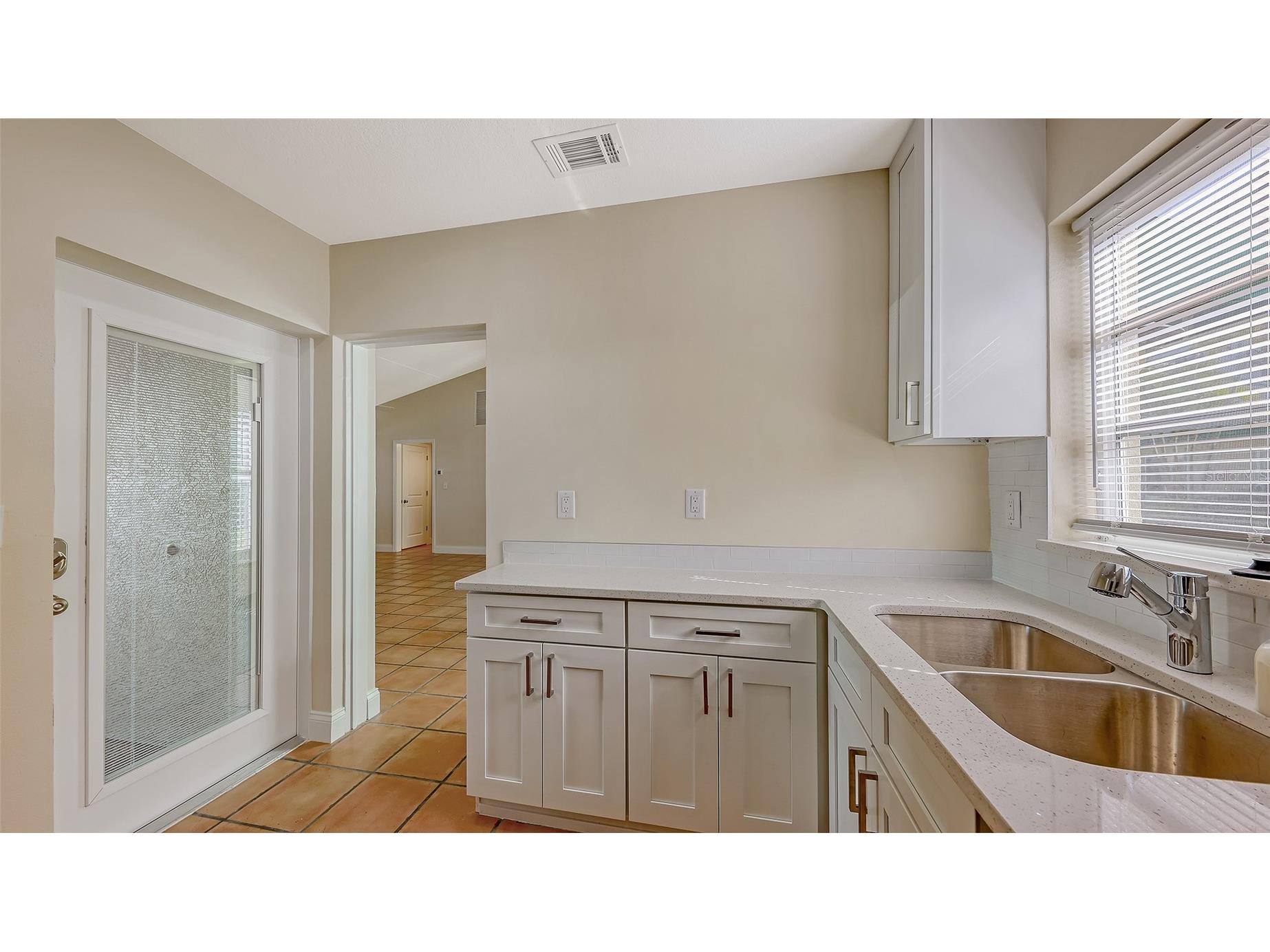 5860 Midnight Pass Road #40 Sarasota FL 34242 - GULF A4679051 image6