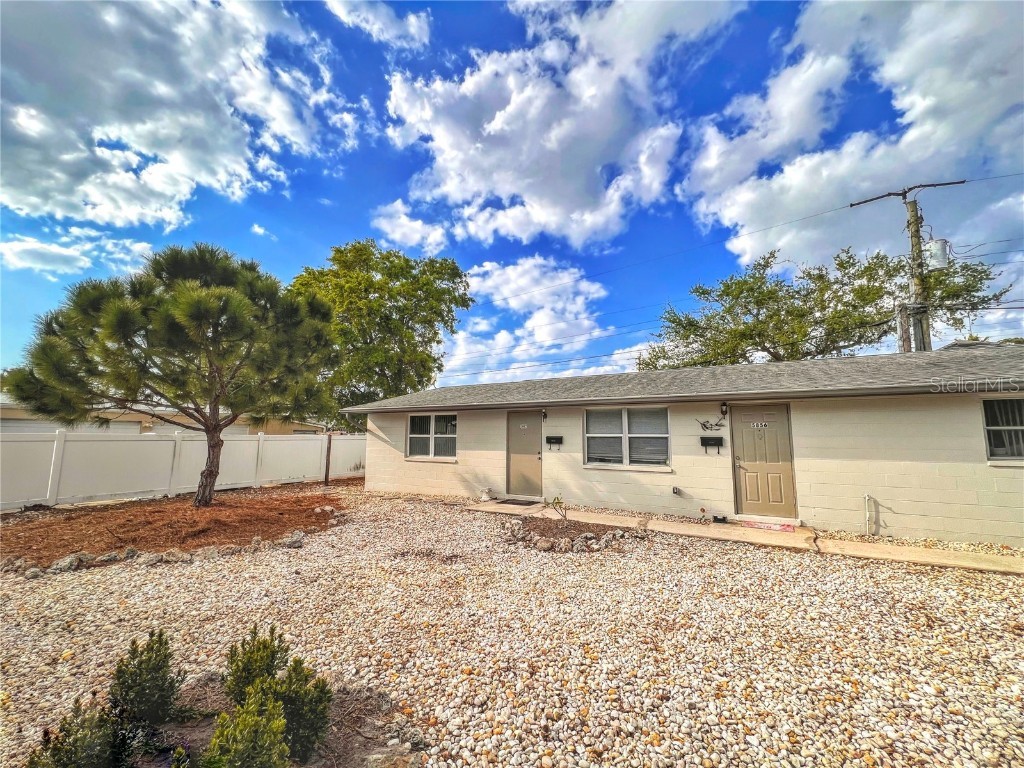 5862 Colonial Drive Sarasota FL 34231 A4564122 image1