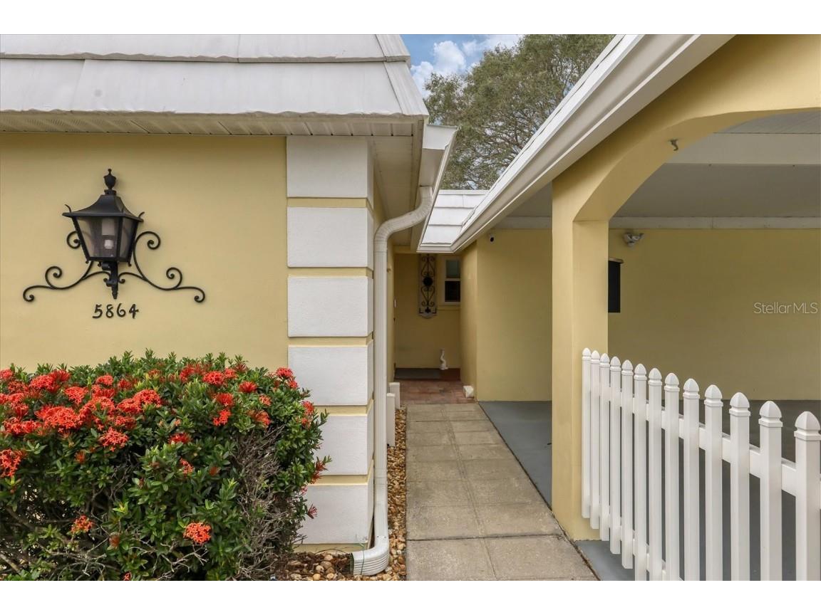 5864 Driftwood Place #42 Sarasota FL 34231 A4592924 image1