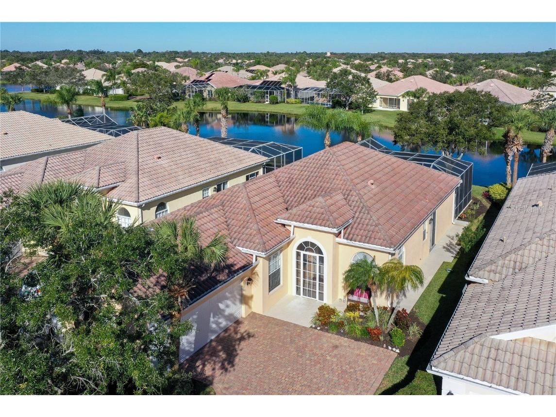 5864 Ferrara Drive Sarasota FL 34238 A4596357 image1