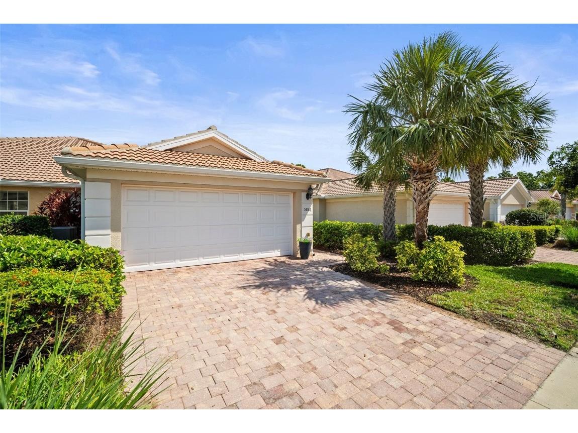5866 Guarino Drive Sarasota FL 34238 A4654337 image1