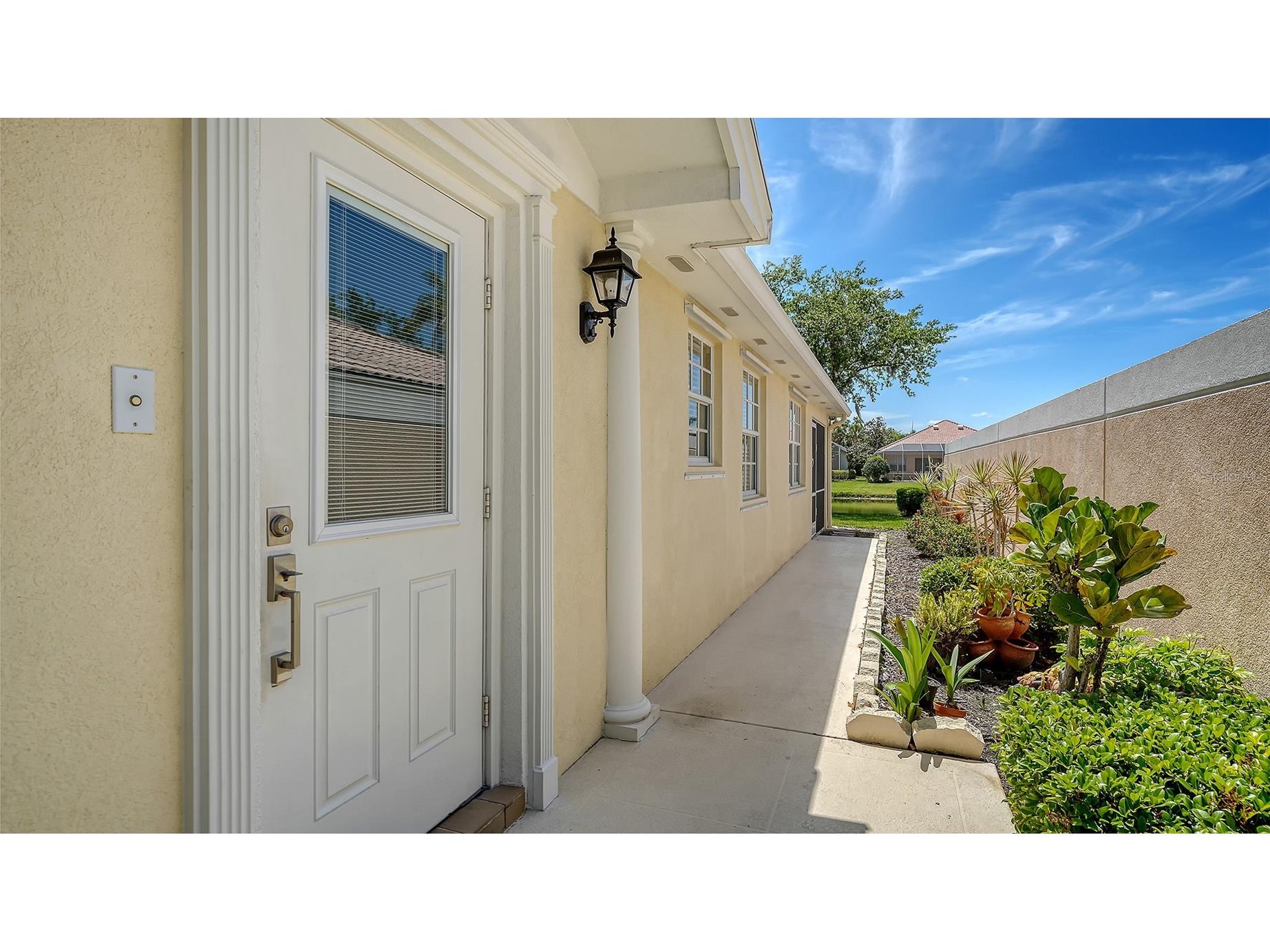 5867 Helicon Place Sarasota FL 34238 A4689669 image14