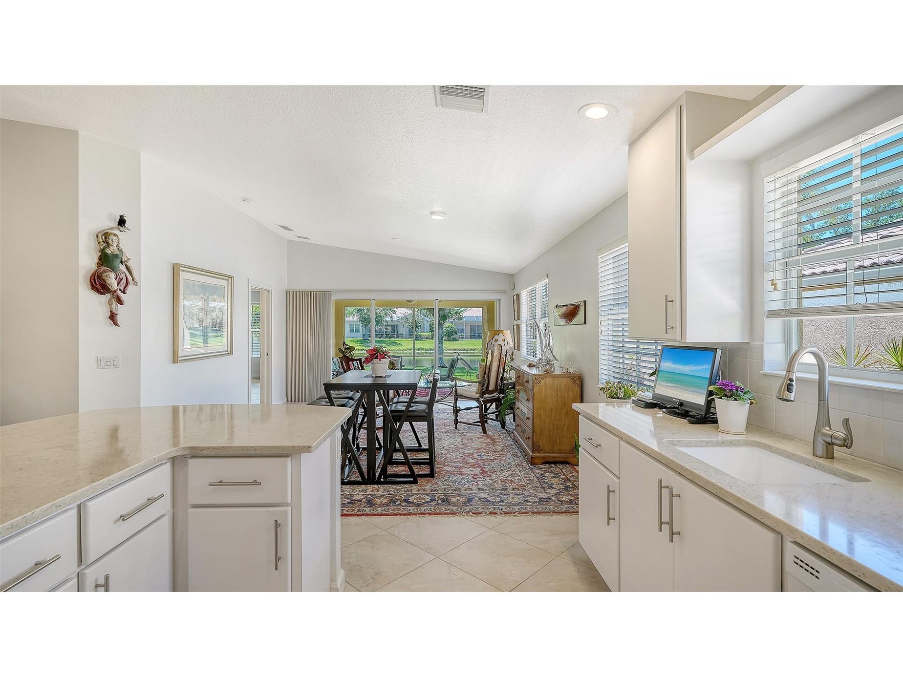 5867 Helicon Place Sarasota FL 34238 A4689669 image22