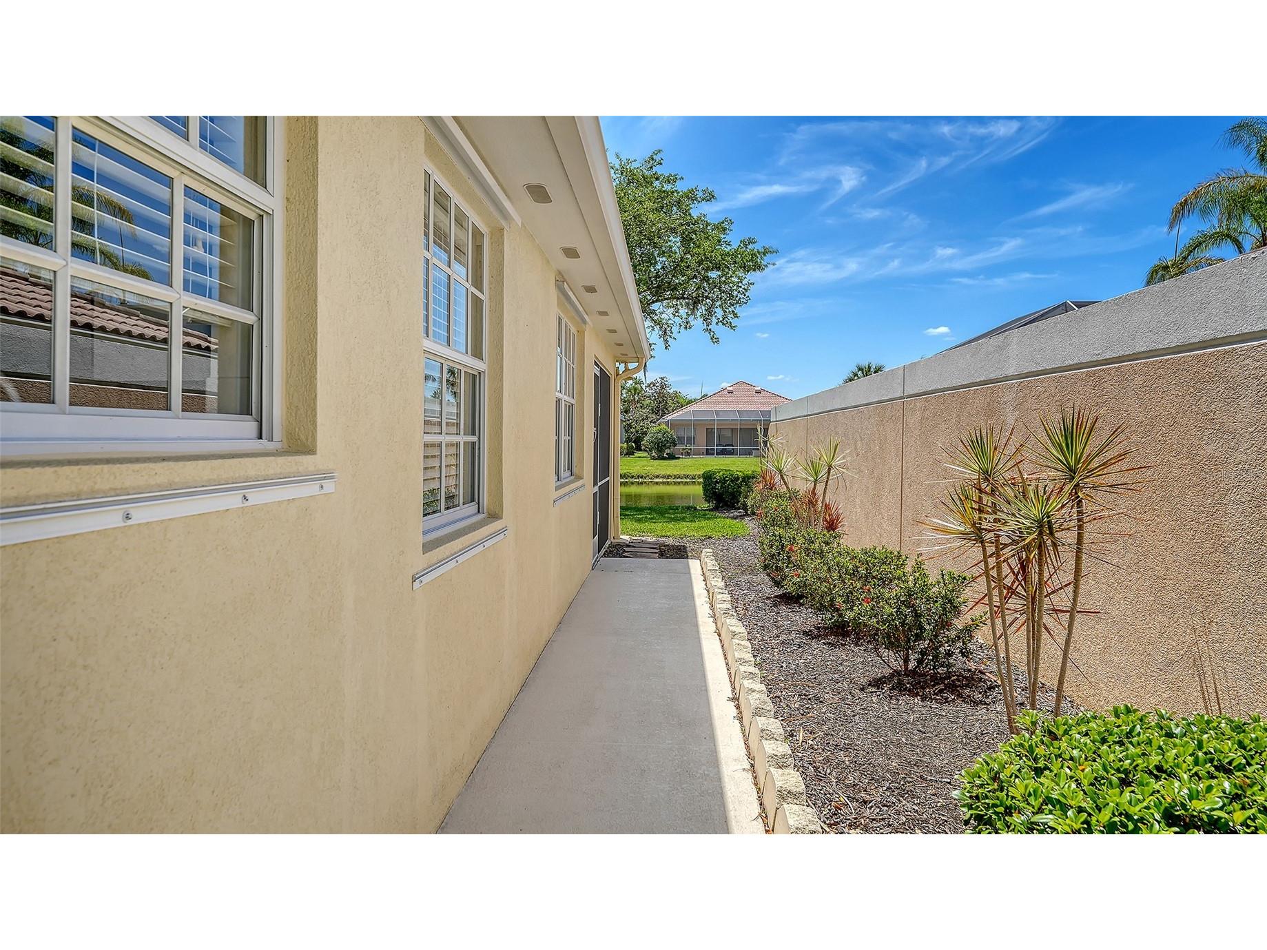 5867 Helicon Place Sarasota FL 34238 A4689669 image31