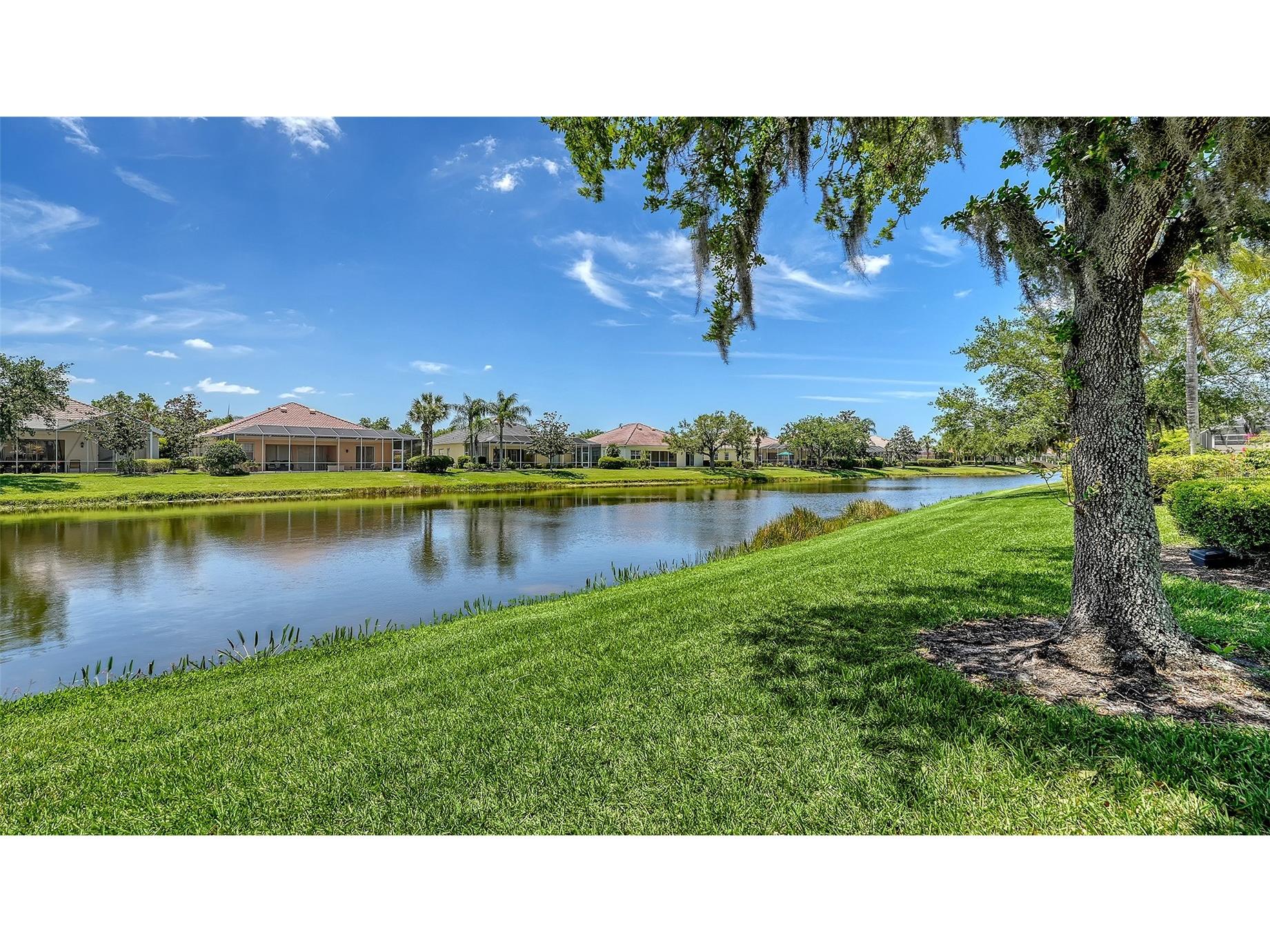 5867 Helicon Place Sarasota FL 34238 A4689669 image34