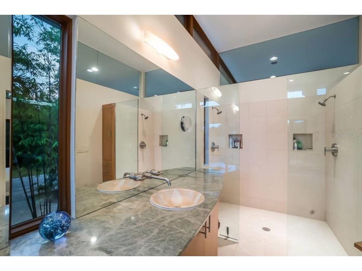 587 47th Street Sarasota FL 34234 A4662279 image13