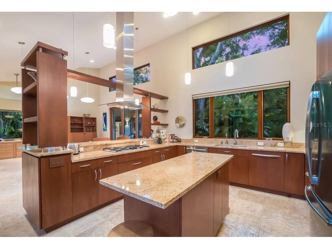 587 47th Street Sarasota FL 34234 A4662279 image16