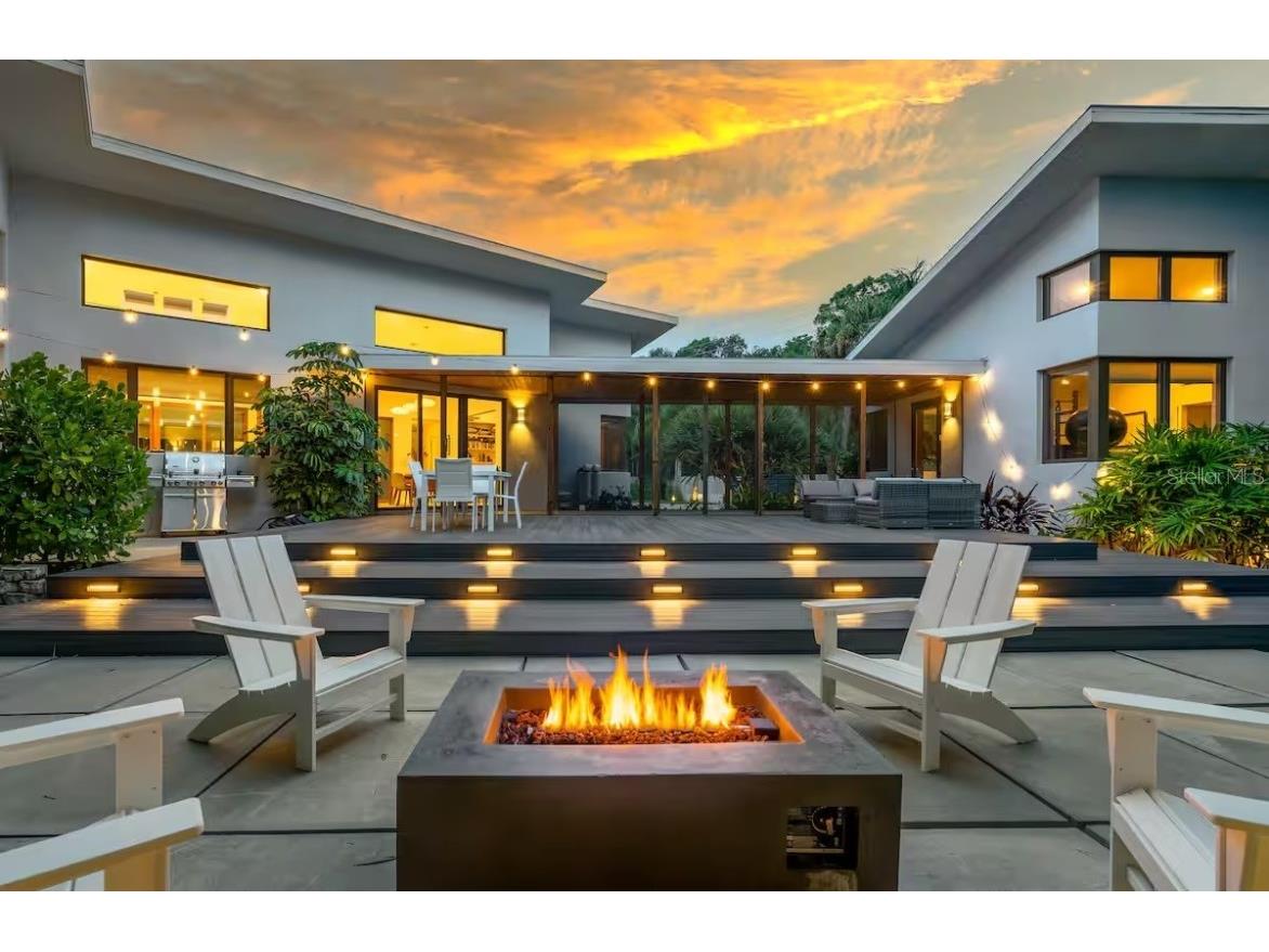 587 47th Street Sarasota FL 34234 A4662279 image2