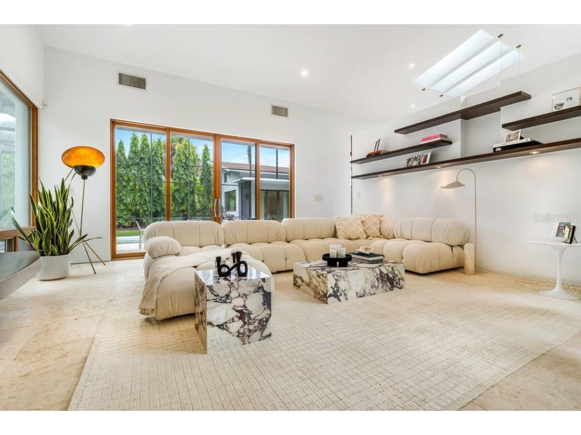 587 47th Street Sarasota FL 34234 A4662279 image5