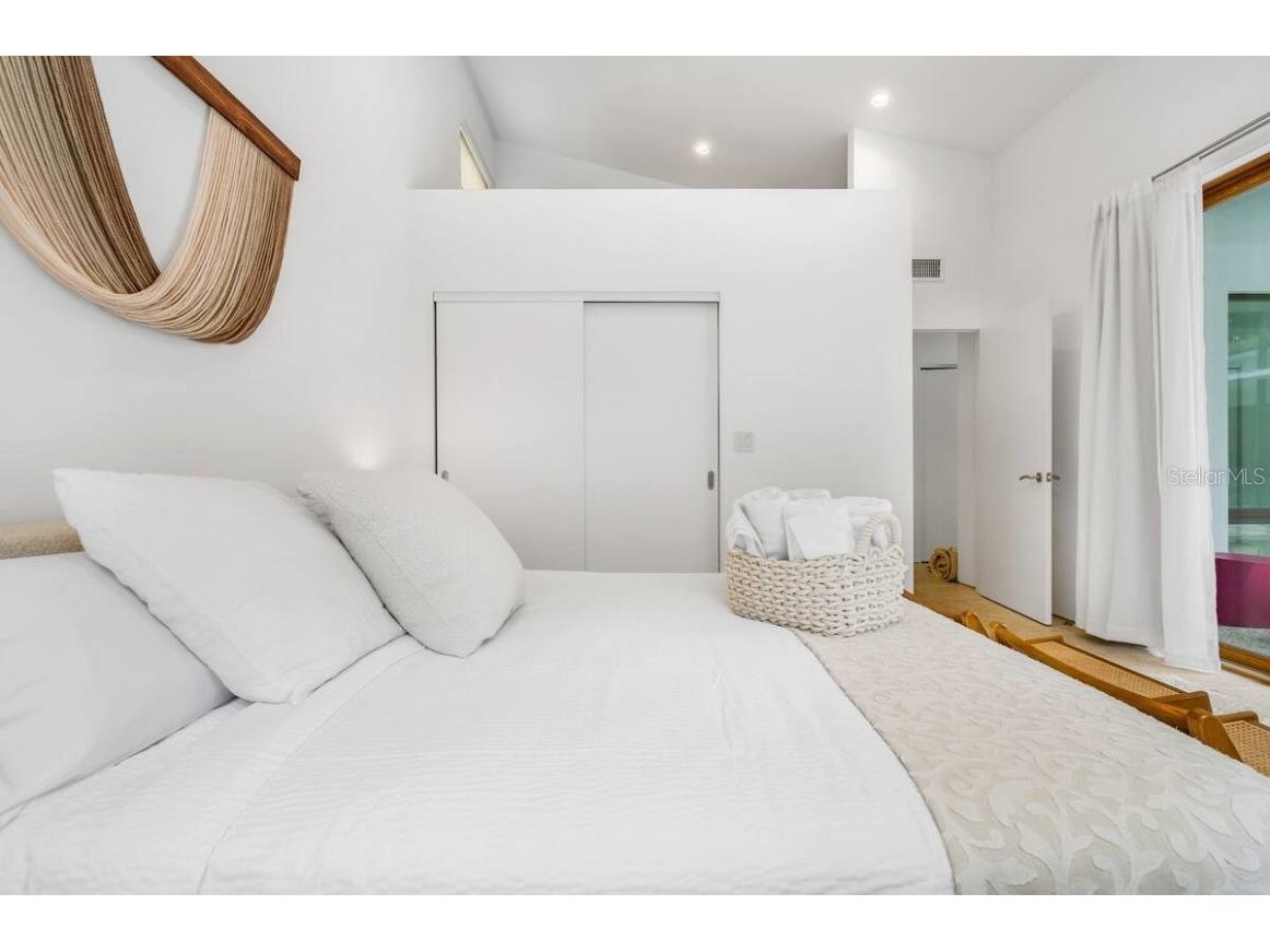 587 47th Street Sarasota FL 34234 A4662279 image7