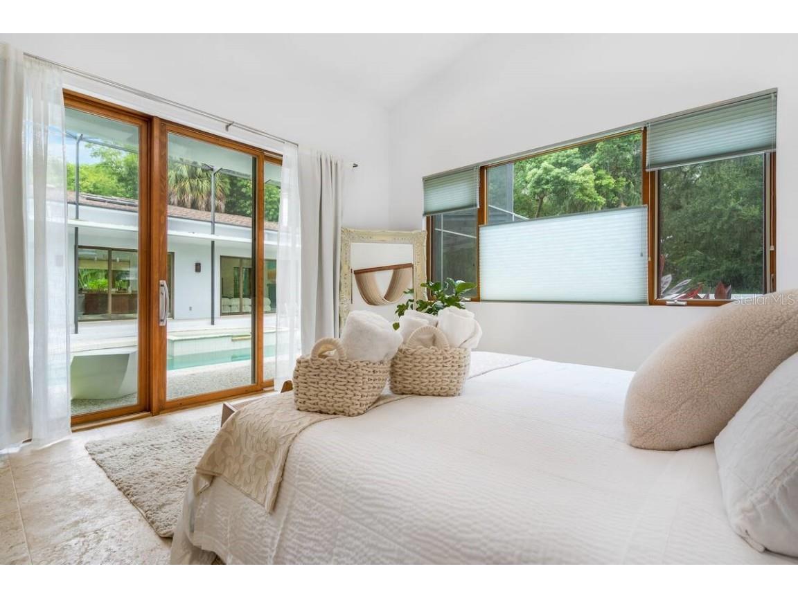 587 47th Street Sarasota FL 34234 A4662279 image9