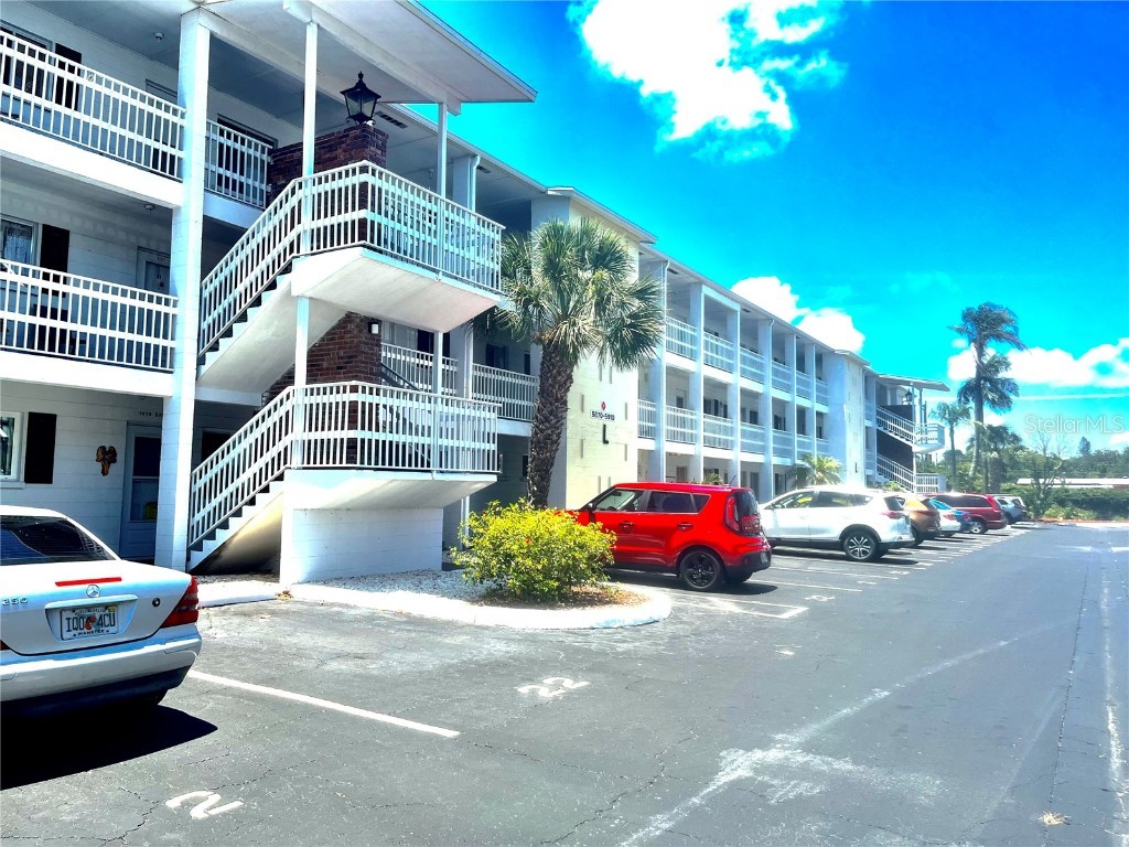 5872 Easy Street #L2 Bradenton FL 34207 A4571114 image1