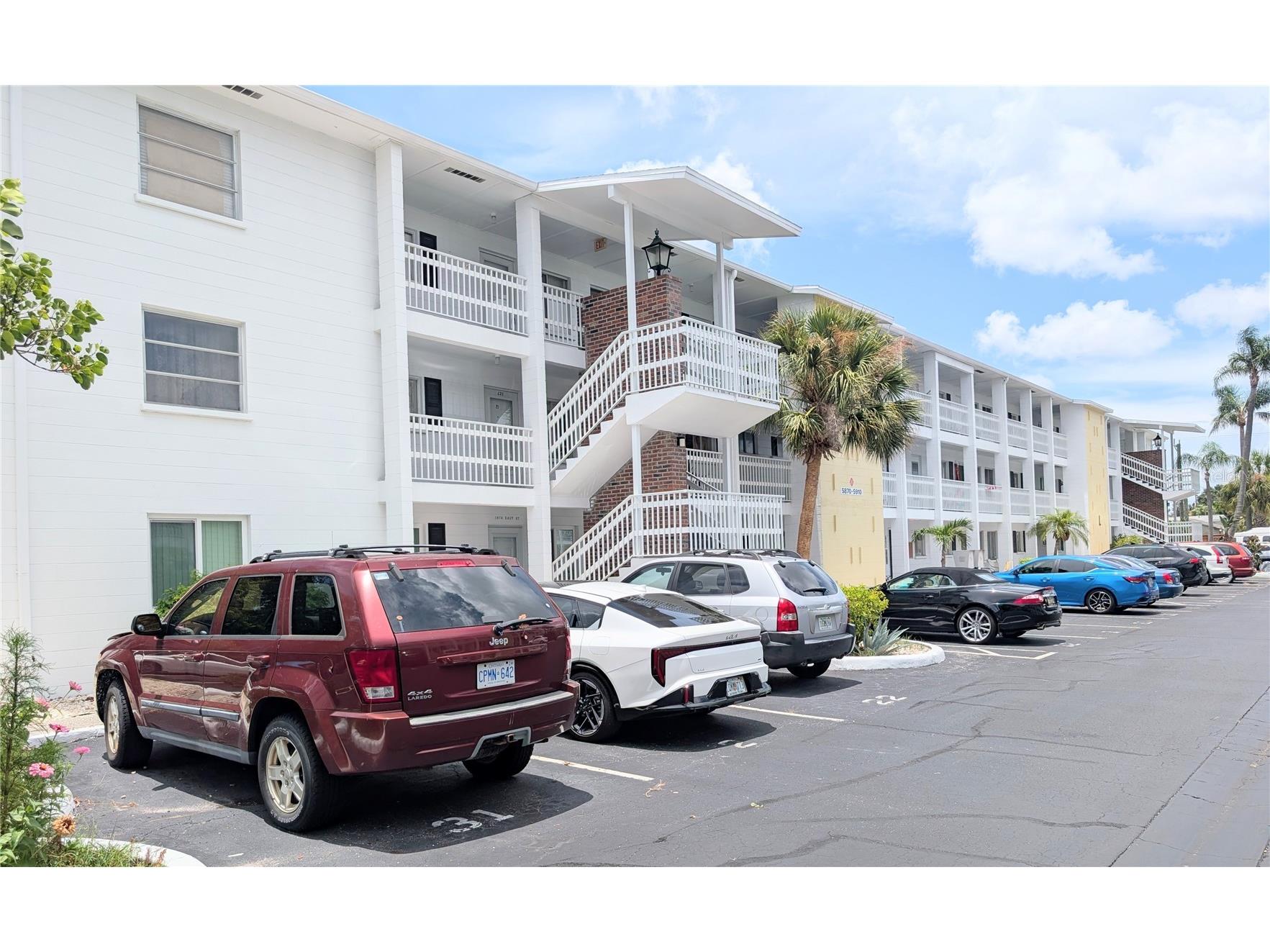 5872 Easy Street #L2 Bradenton FL 34207 A4699185 image1