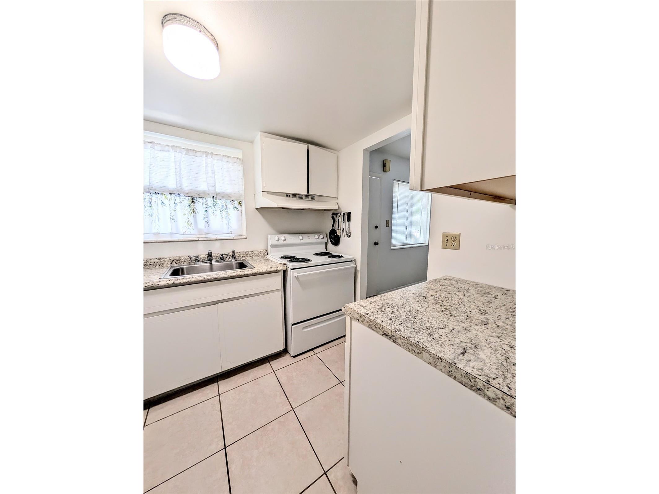 5872 Easy Street #L2 Bradenton FL 34207 A4699185 image3