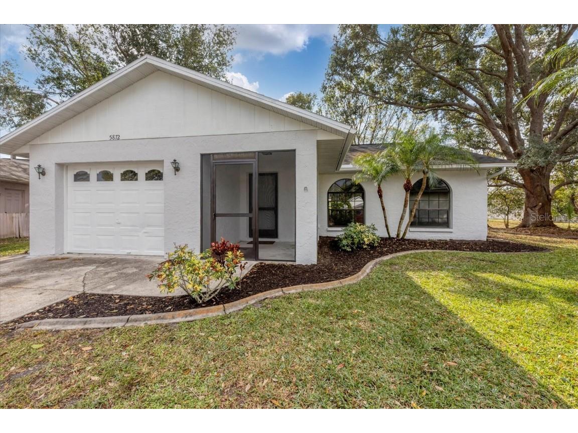 5872 Pauma Court Sarasota FL 34232 A4558620 image1